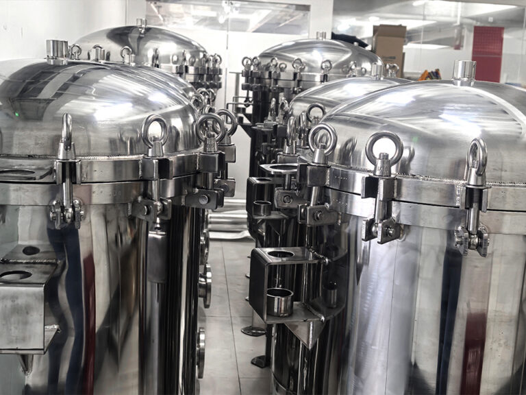 Side-Stream Filtration Housings for Closed-Loop Cooling Systems 1 醸造所最終製品濾過ライン用フィルターハウジングのセットアップ